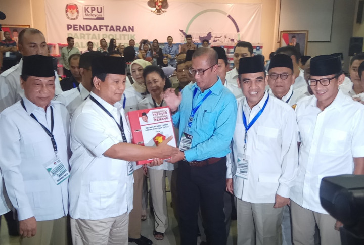 Prabowo Daftarkan Langsung Partai Gerindra ke KPU