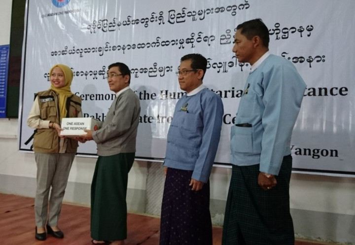 Bantuan dari ASEAN untuk Pengungsi Rakhine Disalurkan ke Myanmar
