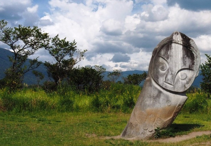 Menjelajah Misteri Lembah Bada