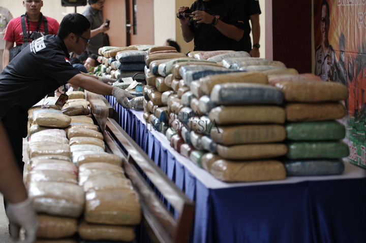 Polisi Tembak Mati Penyelundup 386 Kg Ganja