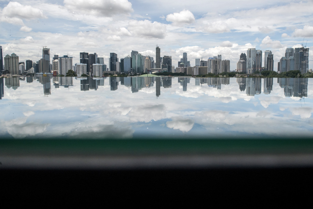 Gedung perkantoran dan apartemen di Jakarta. Antara Foto/M. Agung Rajasa