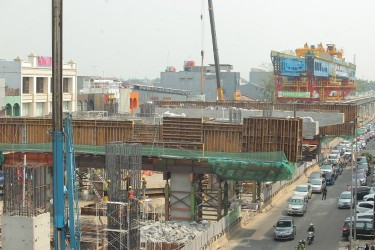 Dugaan Kelalaian Robohnya Alat Berat Proyek LRT Diselidiki