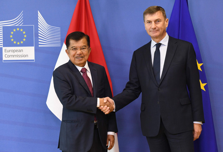 JK Tekankan Pentingnya Perbaikan Teknologi Perkebunan