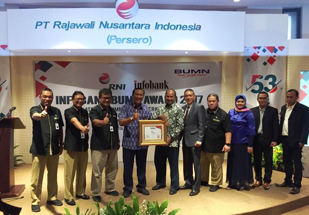 Direktur Utama RNI B. Didik Prasetyo (keempat dari kiri). (FOTO: dokumentasi RNI)