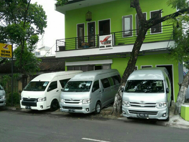 Rental Mobil di Solo Kebanjiran Order