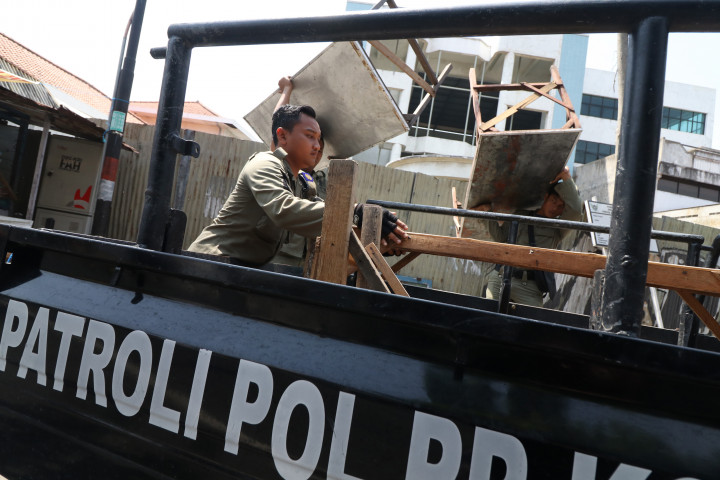 Bangunan Diduga `Kandang` Tawuran Dirobohkan