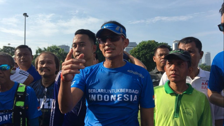 Sandi Lari Menuju Balai Kota