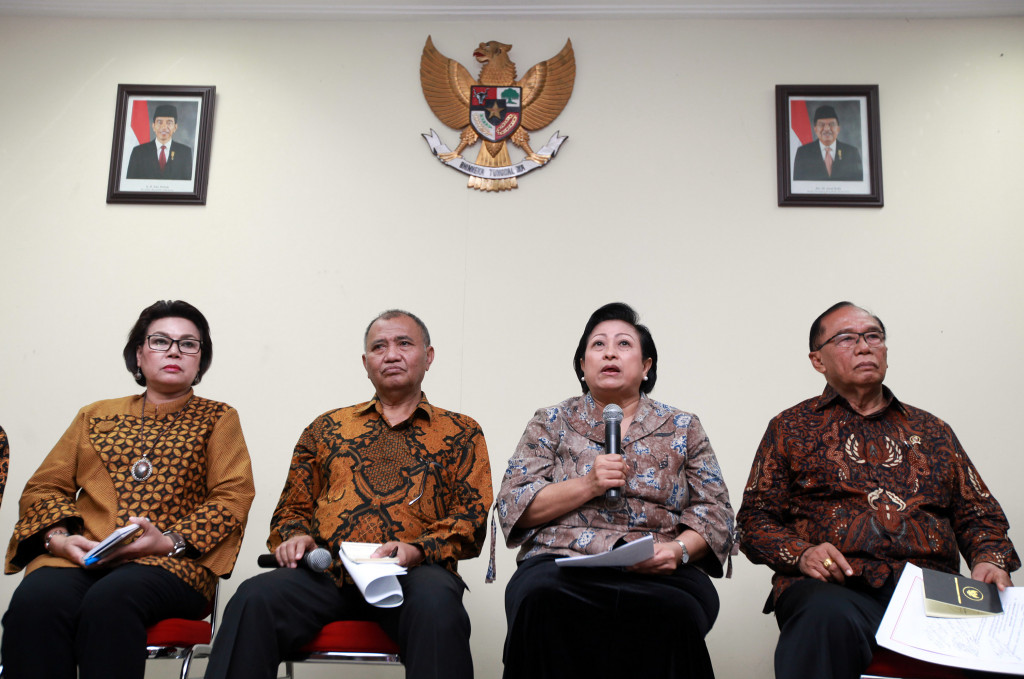 Anggota Wantimpres Sidarto Danusubroto (kanan). Foto: MI/Panca Syurkani