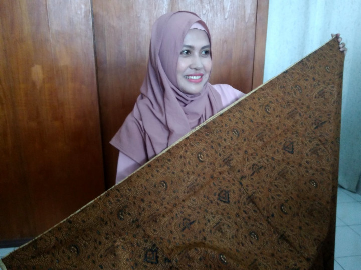 Menanti Kahiyang-Bobby Berbalut Busana Tradisional Gaya Surakarta