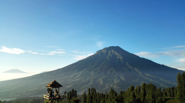Menanti Sang Surya dari Wisata Alam Posong