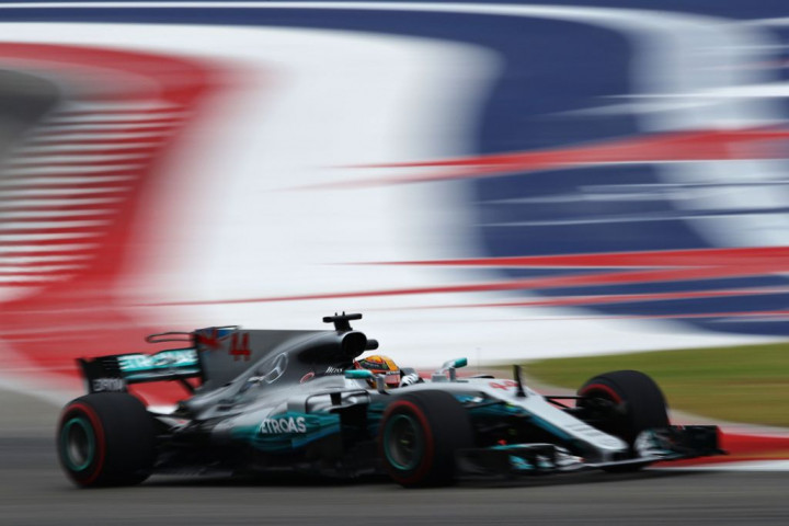 Hamilton Ungguli Vettel di Latihan Bebas Pertama