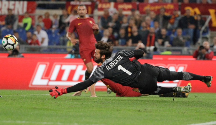 Alisson Beberkan Alasannya Memilih jadi Penjaga Gawang