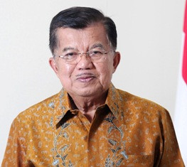 Usai Hadiri KTT D-8, Jusuf Kalla Umrah ke Tanah Suci