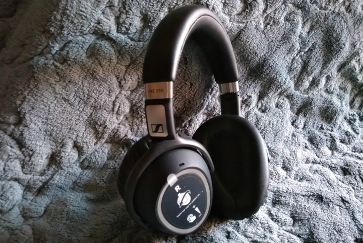 Sennheiser PX550, Kemudahan via Gestur Sentuh