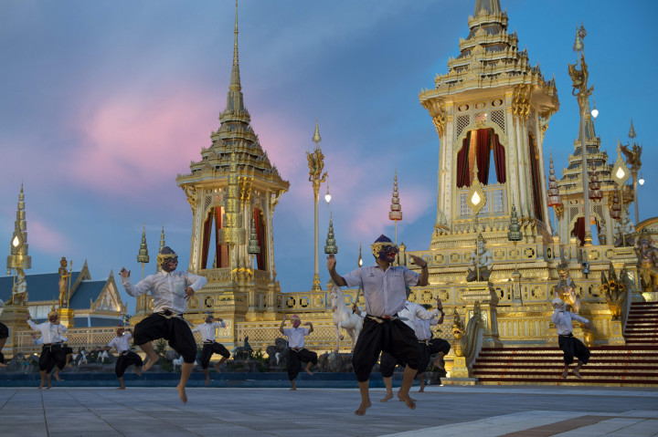 Warga Boleh Saksikan Kremasi Raja Thailand dari Dekat