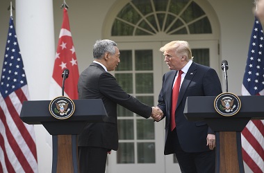 Terima Undangan PM Lee, Trump ke Singapura Tahun Depan