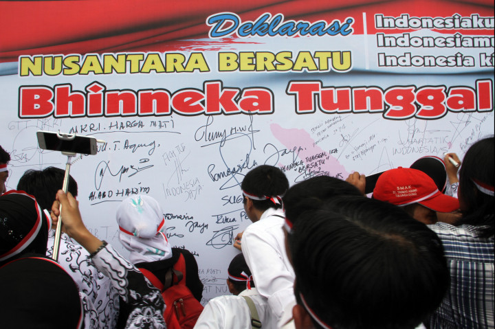 Cerdas Menyambut UU Ormas