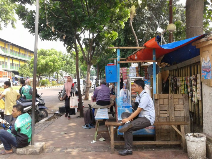 Giliran Trotoar Pasar Senen 'Dijajah' PKL
