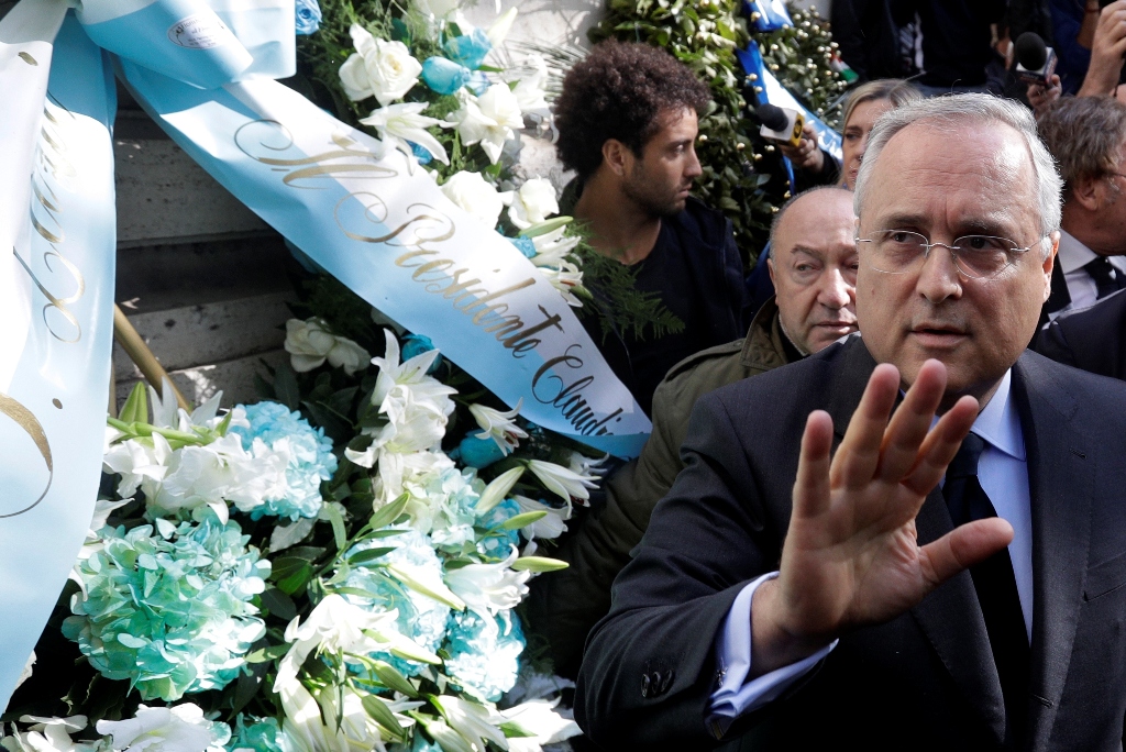 Presiden Lazio, Claudio Lotito usai kunjungi Sinagog di Roma. (Foto: AP Photo/Gregorio Borgia)