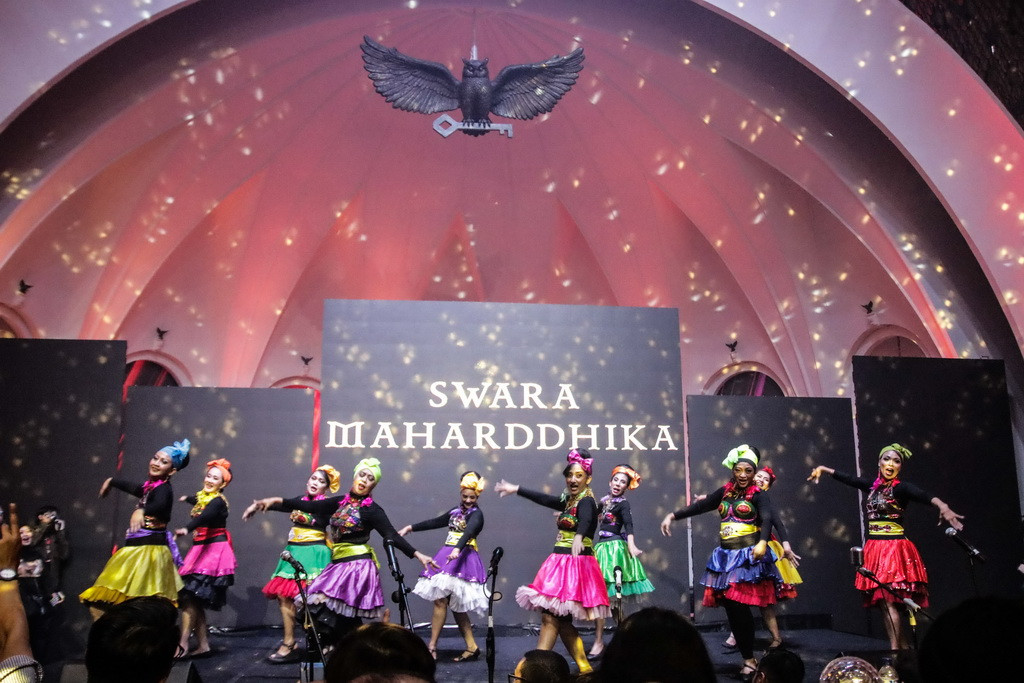 Swara Maharddhika Menari diiringi lagu Juwita dalam acara Suara Disko: Langgam Kahyangan di The Pallas, SCBD, Jakarta, pada Jumat (20/10/2017) (Foto: Metrotvnews/A. Shindu Alpito)