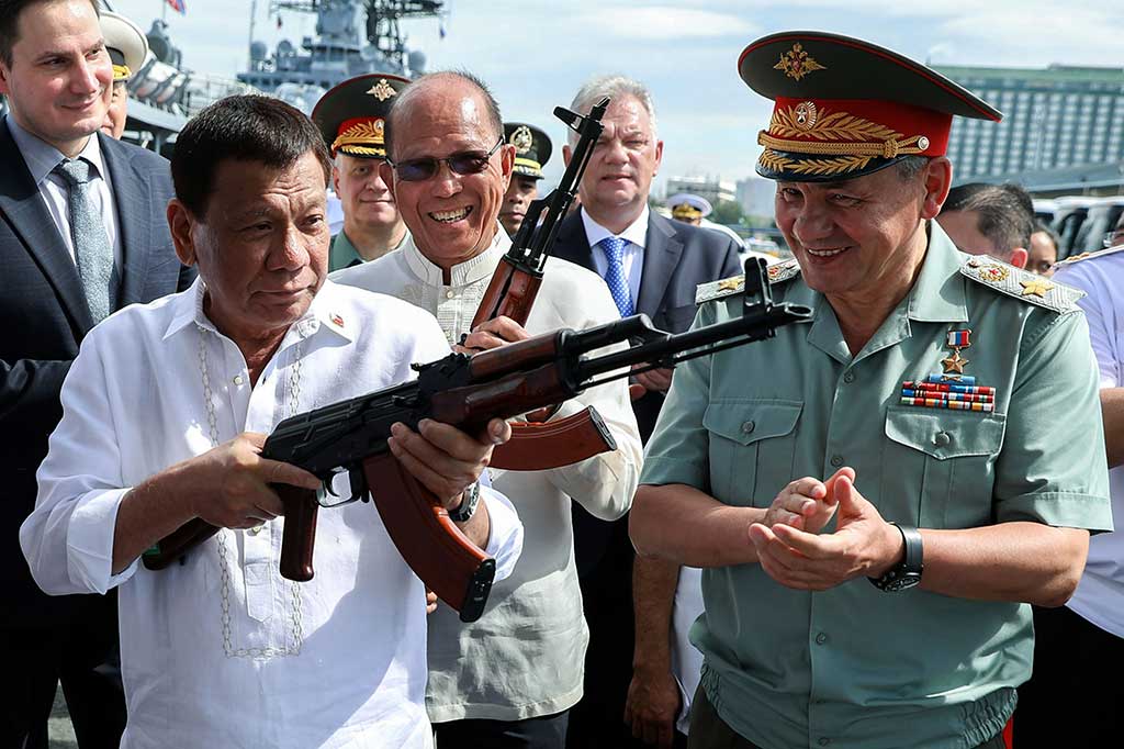 Duterte Terima 5 Ribu Senapan Serbu dari Rusia