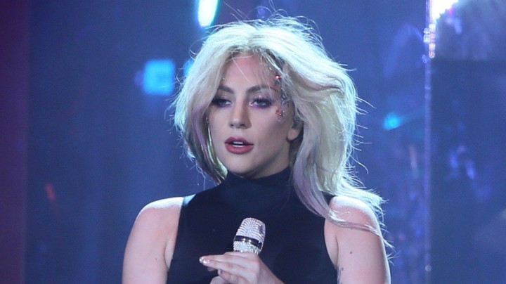 Lady Gaga Bersama Mantan Wapres AS Bantu Penyintas Kekerasan Seksual