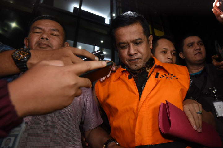 KPK Tahan Bupati Nganjuk