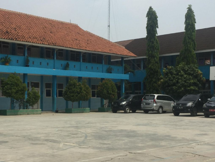 Siswa Sekolah di Dekat Pabrik Petasan Berdoa Bersama