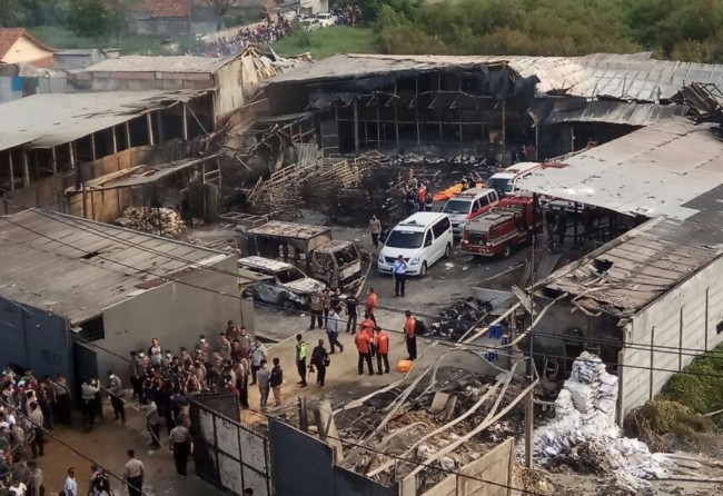 3 Pekerja Pabrik Petasan Masih Dicari