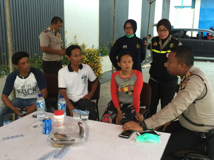 Sisa Asa Seorang Ayah di Lokasi Ledakan Pabrik Petasan