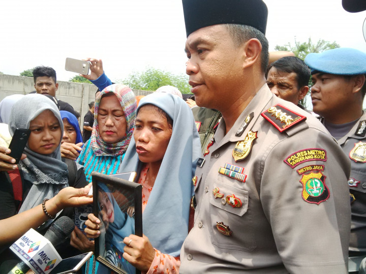 Kapolres Metro Tangerang Antar Jenazah Surnah ke Peristirahatan Terakhir