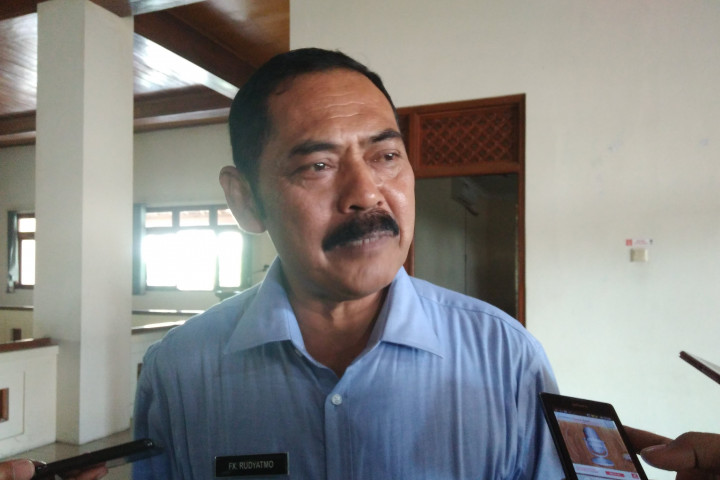 Wali Kota Surakarta Jadi  <i>Atur Pambagyoharjo</i> Pernikahan Kahiyang