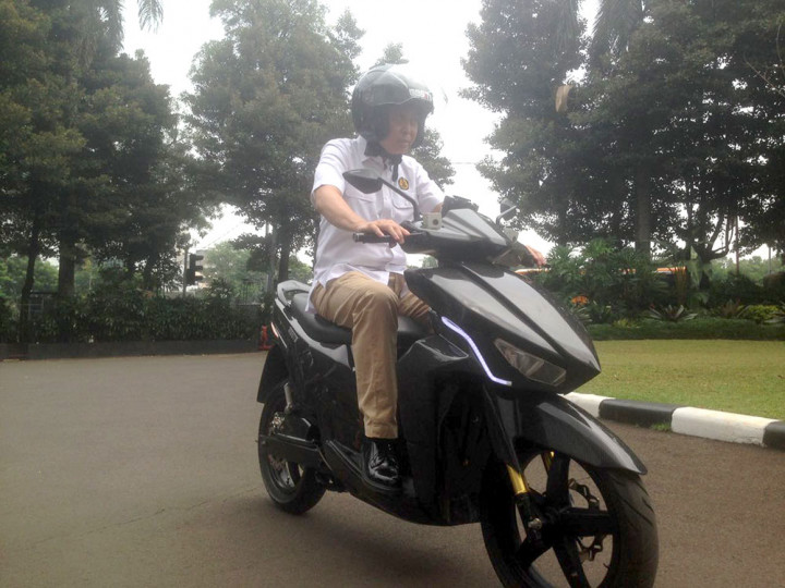 STNK Kendaraan Listrik Tersedia Akhir Tahun Ini