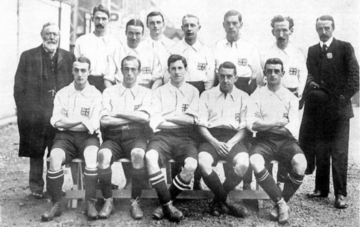 1906: Tim Amatir Inggris Bantai Timnas Prancis 15-0