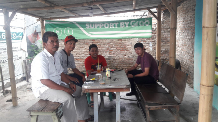 Sopir Online di Cirebon Keluhkan Armada dari Luar Daerah