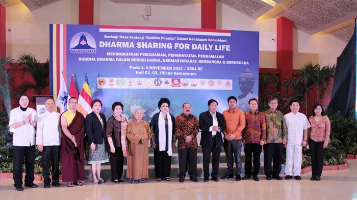 Ratusan Biksu Hadiri Dharma Sharing di Kemayoran