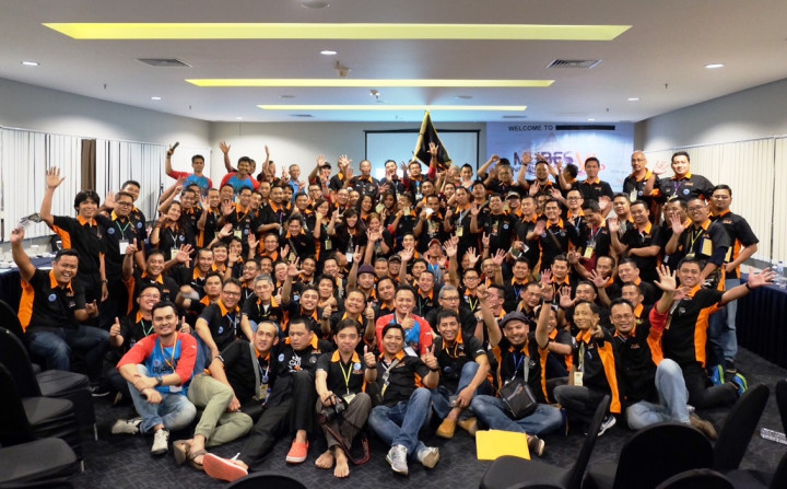 Nissan Livina Club 'Berpesta' di Cirebon