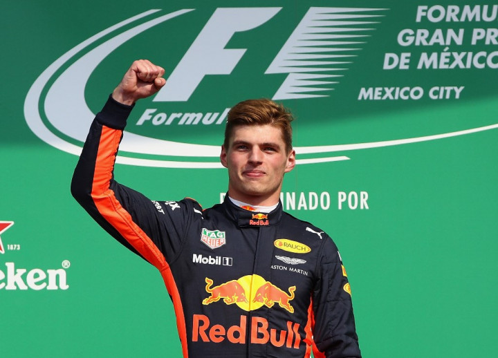 Ayah Verstappen Mendukung Anaknya Bertahan di Red Bull