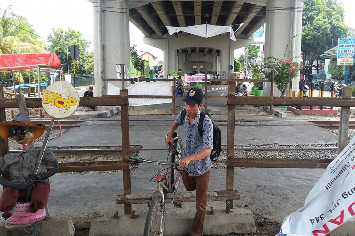 Nasib Pesepeda Usai Penutupan Perlintasan Sebidang