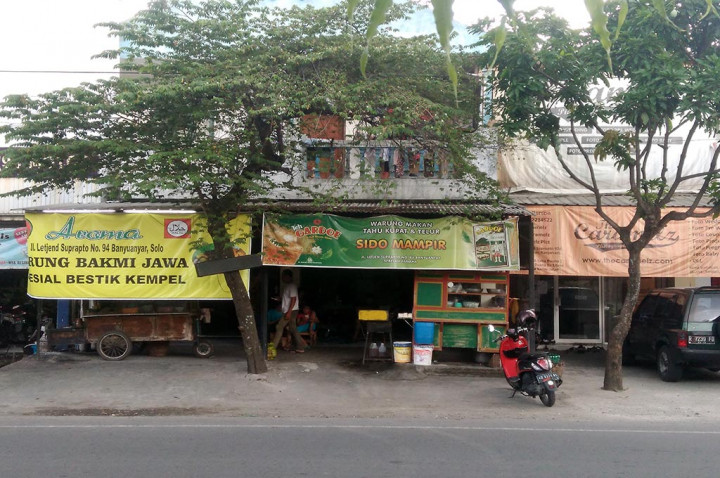 Warung di Sekitar Graha Saba Buana Tetap Buka saat Pernikahan Kahiyang-Bobby