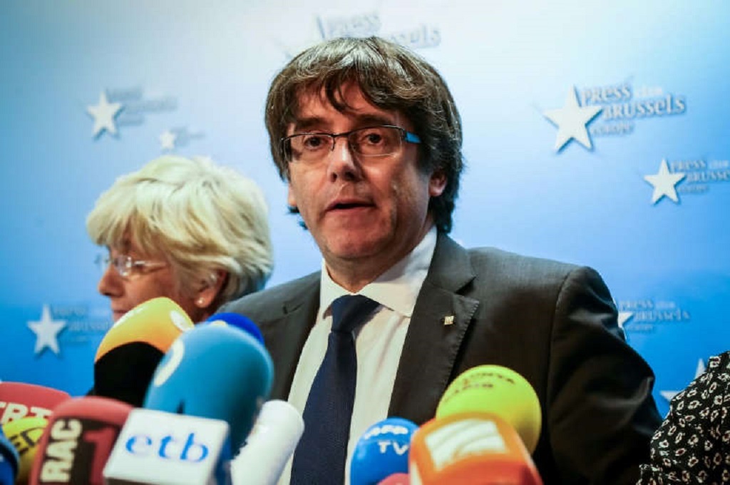 Mantan pemimpin Catalonia Carles Puigdemont dalam konferensi pers di Brussels, Belgia. (Foto: AFP)