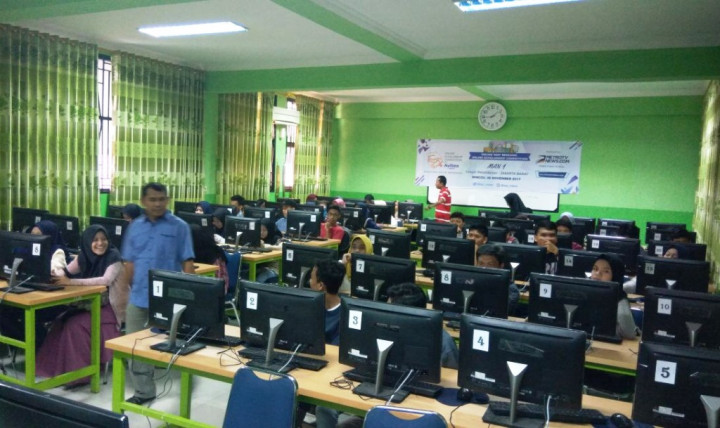 MAN 1 Jakarta Fasilitasi Siswanya Jalani Tes Online OSC with Avitex 2017