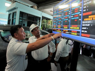 Teknis Pemasangan Stiker untuk Taksi <i>Online</i> Masih Digodok