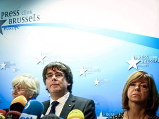 Pimpinan Catalunya Menyerahkan Diri ke Kepolisian Belgia