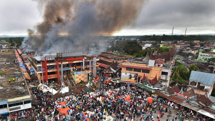 Pemkot Upayakan Pesona Pasar Atas Dipertahankan
