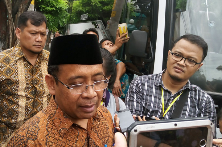 Jokowi Tetap Bekerja di Sela Rangkaian Acara Pernikahan Kahiyang-Bobby