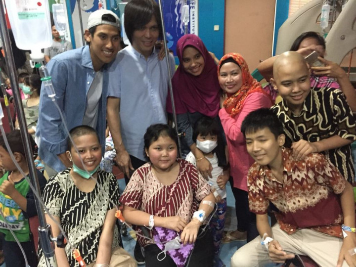 Sean Gelael Berbagi Inspirasi dengan Anak-anak Penderita Kanker