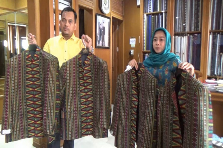 Keluarga Bobby Siapkan Pakaian Motif Ulos untuk Unduh Mantu Putri Jokowi