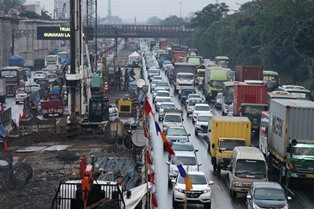 Aprindo Sebut Kendaraan Pribadi Mendominasi Tol Jakarta-Cikampek