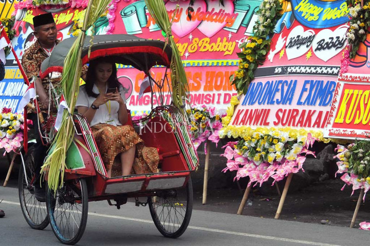 Tukang Becak Kebagian Berkah Jokowi Mantu